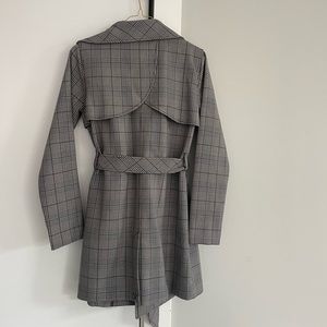 A&F Plaid tie waste trench coat